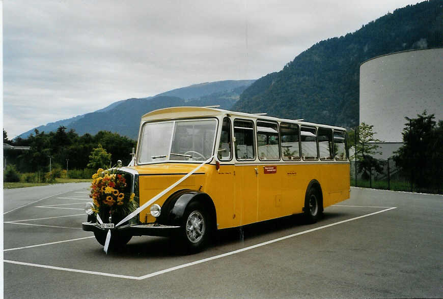 (089'603) - Oldie-Tours Z�risee, Wollerau - Nr. 2/SZ 10'418 - Saurer/R&J (ex Jaggi, Kippel Nr. 4) am 3. September 2006 in Interlaken, Mystery Park