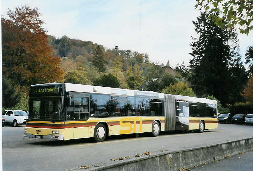 (090'424) - STI Thun - Nr. 87/BE 572'087 - MAN am 8. November 2006 bei der Schiffl�ndte Thun