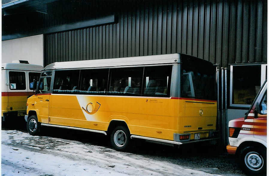(091'135) - K�bli, Gstaad - BE 21'779 - Mercedes am 31. Dezember 2006 in Gstaad, Garage