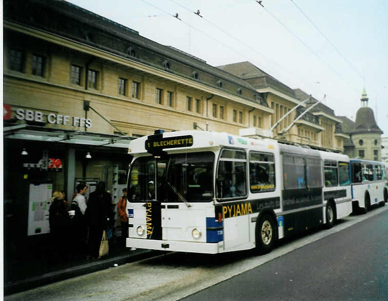 (092'537) - TL Lausanne - Nr. 728 - FBW/Hess Trolleybus am 17. M�rz 2007 beim Bahnhof Lausanne