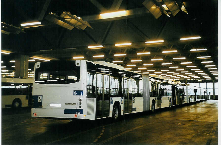 (092'931) - TL Lausanne - Nr. 609/VD 309'995 - Neoplan am 17. M�rz 2007 in Lausanne, D�p�t Borde