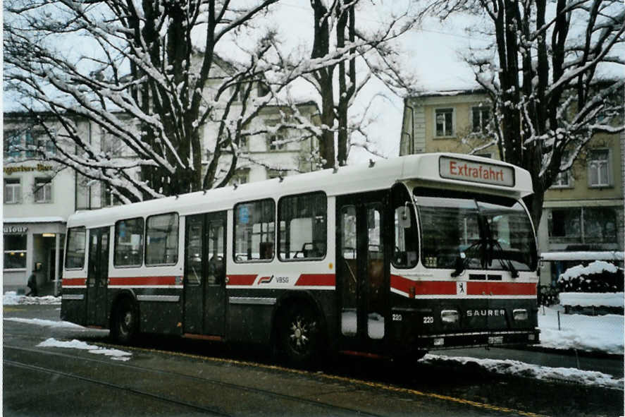 (093'018) - VBSG St. Gallen - Nr. 220/BE 141'220 - Saurer/Hess am 22. M�rz 2007 beim Bahnhof St. Gallen
