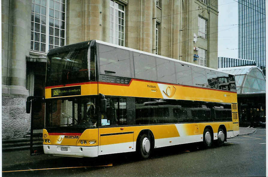 (093'026) - Casutt, Gossau - SG 250'502 - Neoplan am 22. M�rz 2007 beim Bahnhof St. Gallen