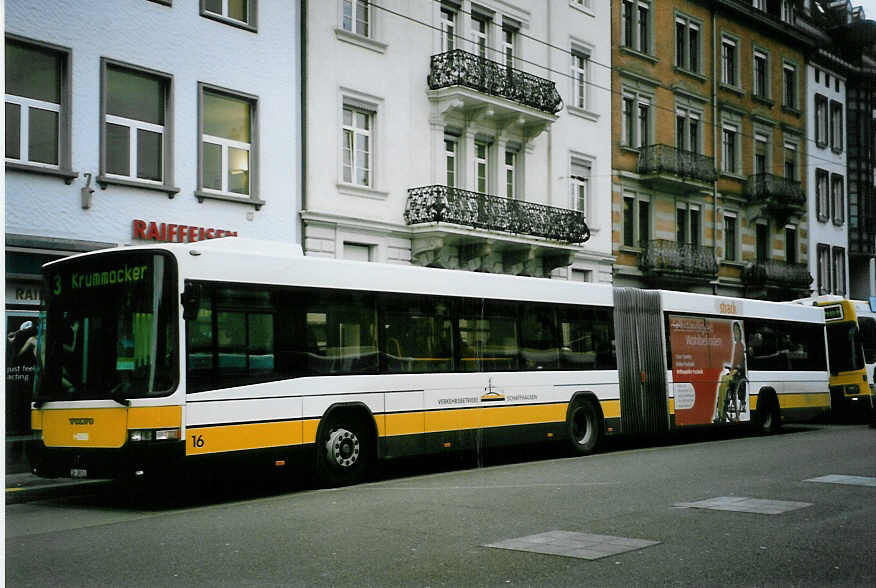 (093'302) - VBSH Schaffhausen - Nr. 16/SH 38'016 - Volvo/Hess am 22. M�rz 2007 beim Bahnhof Schaffhausen