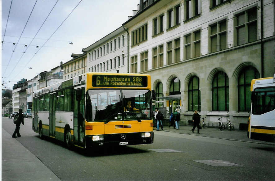 (093'308) - VBSH Schaffhausen - Nr. 26/SH 38'026 - Mercedes am 22. M�rz 2007 beim Bahnhof Schaffhausen