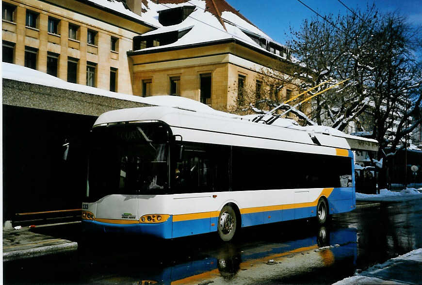 (093'401) - TC La Chaux-de-Fonds - Nr. 133 - Solaris Trolleybus am 25. M�rz 2007 beim Bahnhof La Chaux-de-Fonds
