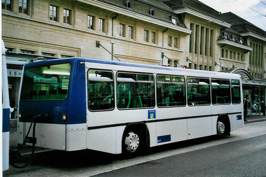 (093'719) - TL Lausanne - Nr. 917 - Lanz+Marti/Hess Personenanh�nger am 7. April 2007 beim Bahnhof Lausanne