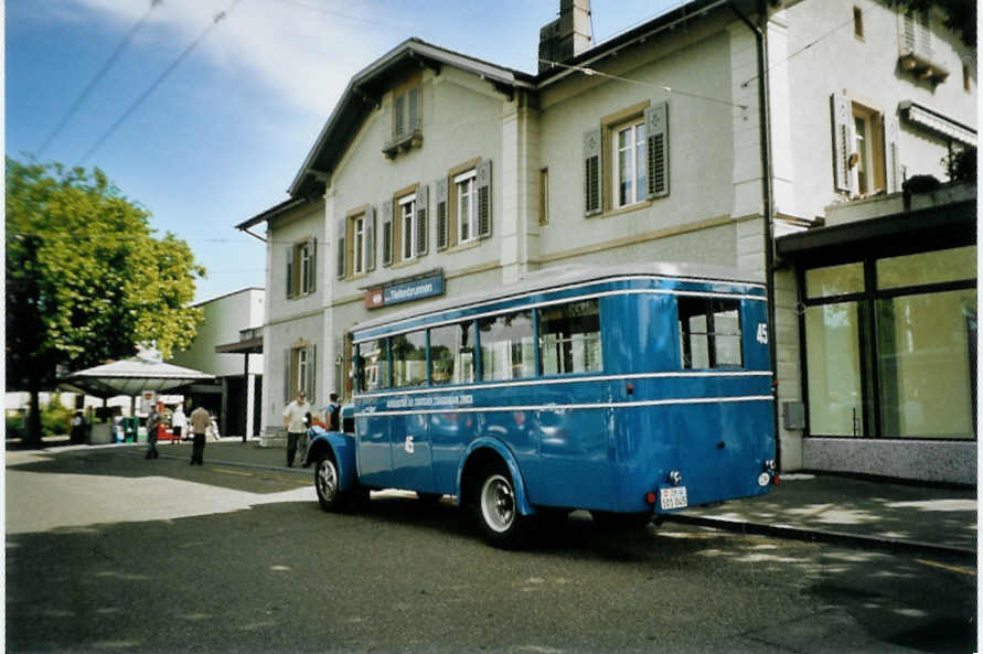 (094'611) - VBZ Z�rich - Nr. 45/ZH 101'045 - Saurer/T�scher (ex Firma in Spreitenbach; ex VBZ Z�rich Nr. 245; ex VBZ Z�rich Nr. 45) am 26. Mai 2007 beim Bahnhof Z�rich-Tiefenbrunnen