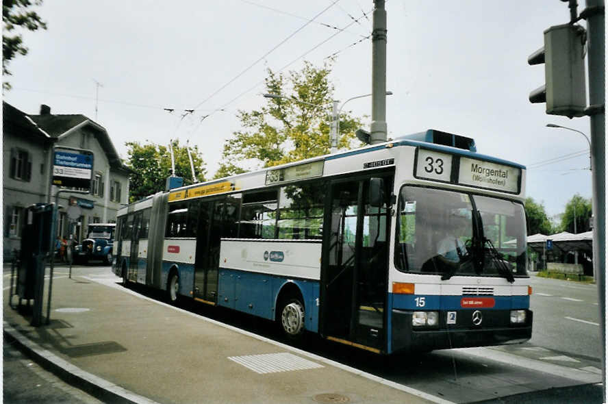 (094'615) - VBZ Z�rich - Nr. 15 - Mercedes Gelenktrolleybus am 26. Mai 2007 beim Bahnhof Z�rich-Tiefenbrunnen