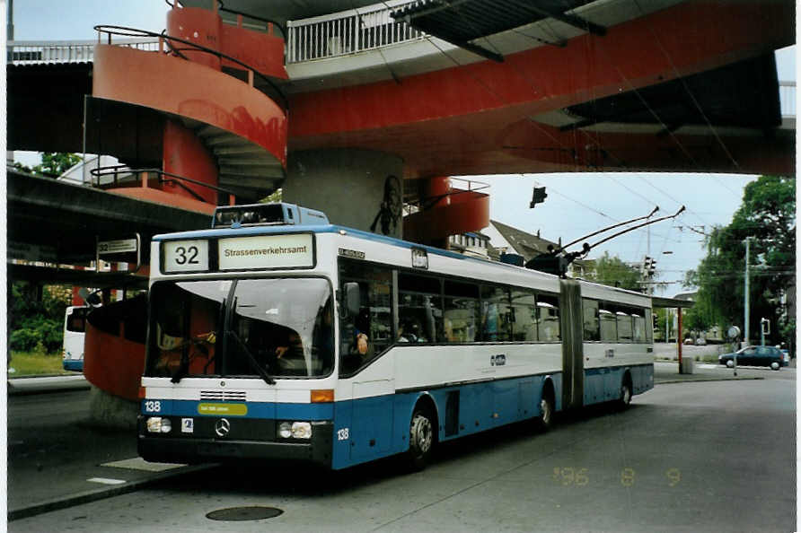 (094'703) - VBZ Z�rich - Nr. 138 - Mercedes Gelenktrolleybus am 26. Mai 2007 in Z�rich, Bucheggplatz