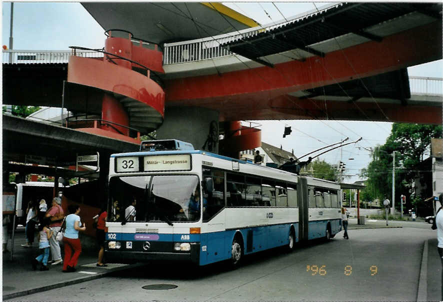 (094'709) - VBZ Z�rich - Nr. 102 - Mercedes Gelenktrolleybus am 26. Mai 2007 in Z�rich, Bucheggplatz