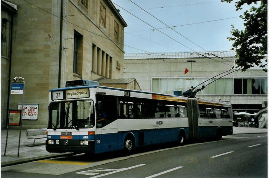 (094'720) - VBZ Z�rich - Nr. 110 - Mercedes Gelenktrolleybus am 26. Mai 2007 in Z�rich, Kunsthaus