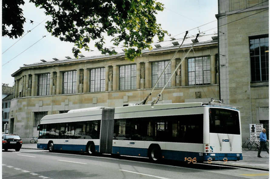 (094'727) - VBZ Z�rich - Nr. 151 - Hess/Hess Gelenktrolleybus am 26. Mai 2007 in Z�rich, Kunsthaus