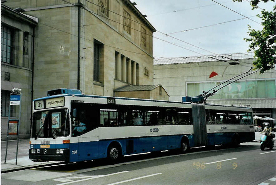 (094'729) - VBZ Z�rich - Nr. 133 - Mercedes Gelenktrolleybus am 26. Mai 2007 in Z�rich, Kunsthaus