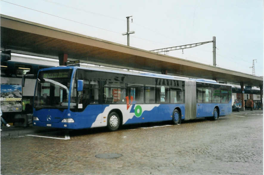 (095'136) - VZO Gr�ningen - Nr. 65/ZH 494'065 - Mercedes am 2. Juni 2007 beim Bahnhof Wetzikon
