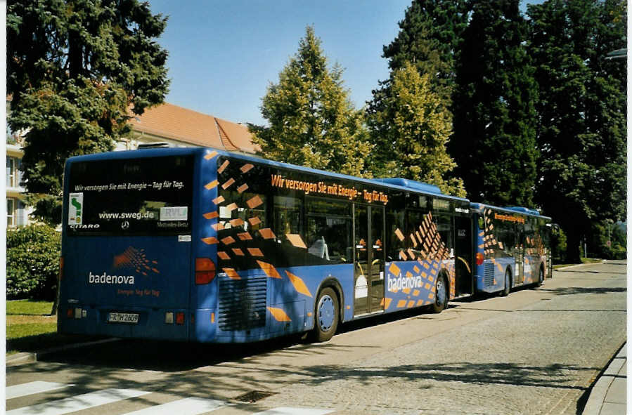 (097'020) - SWEG Lahr - FR-H 2609 - Mercedes am 6. August 2007 beim Bahnhof L�rrach