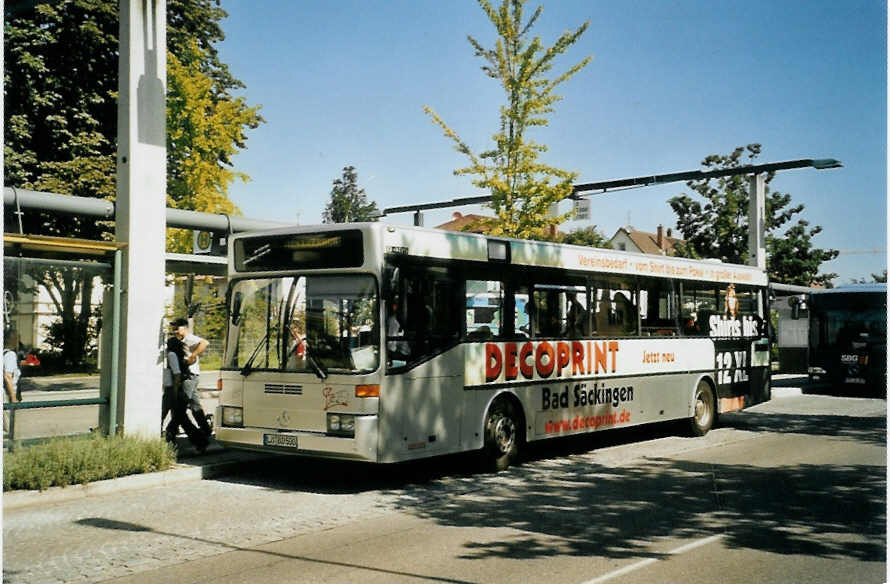 (097'022) - Deiss, Wehr - L�-BD 500 - Mercedes am 6. August 2007 beim Bahnhof L�rrach