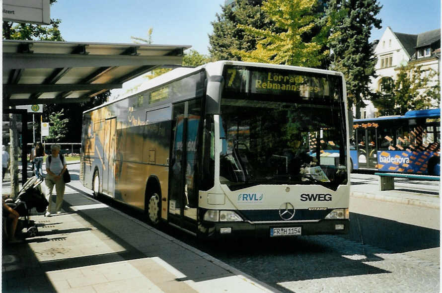 (097'024) - SWEG Lahr - FR-H 1154 - Mercedes am 6. August 2007 beim Bahnhof L�rrach