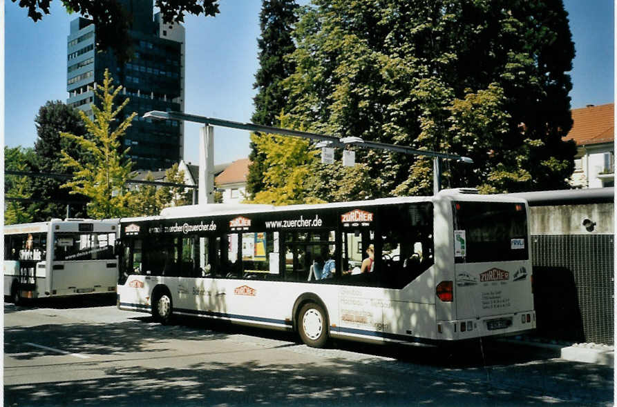 (097'029) - SWEG Lahr - FR-H 1556 - Mercedes am 6. August 2007 beim Bahnhof L�rrach