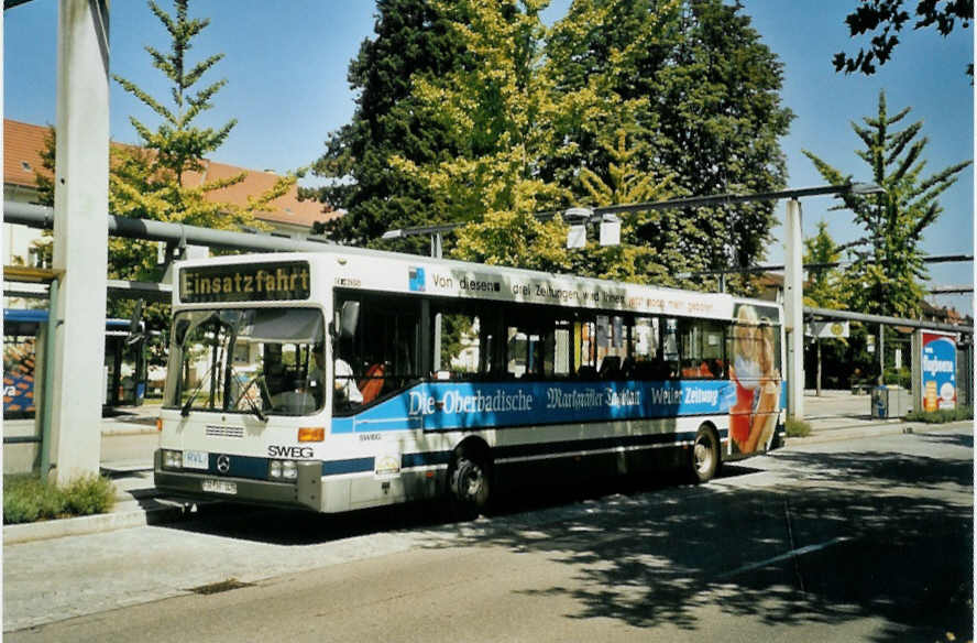 (097'106) - SWEG Lahr - FR-H 1415 - Mercedes am 6. August 2007 beim Bahnhof L�rrach