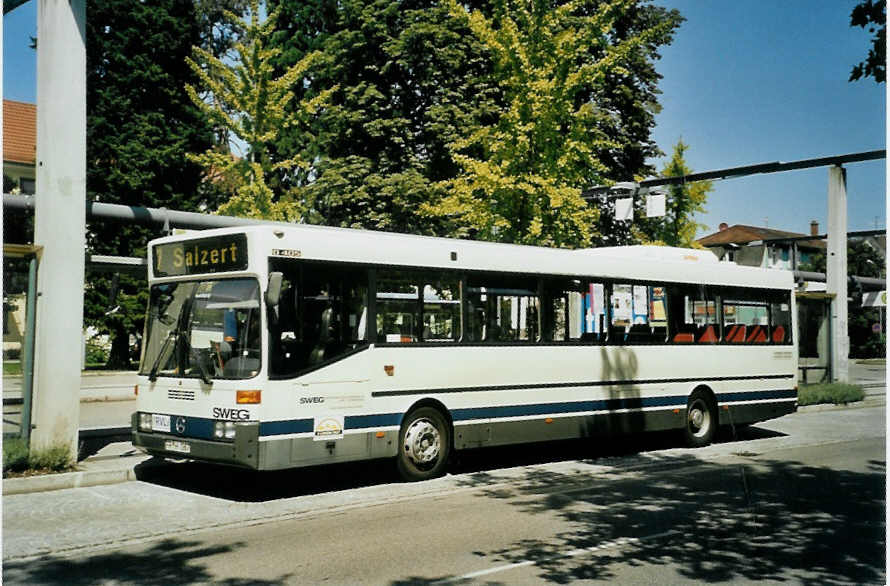(097'111) - SWEG Lahr - FR-H 1387 - Mercedes am 6. August 2007 beim Bahnhof L�rrach
