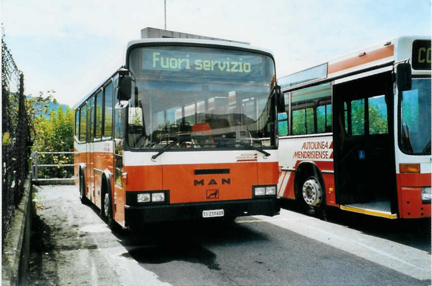 (099'913) - AMSA Chiasso - Nr. 9/TI 219'609 - MAN/Lauber (ex Berger, R�thenbach) am 4. Oktober 2007 in Balerna, Garage
