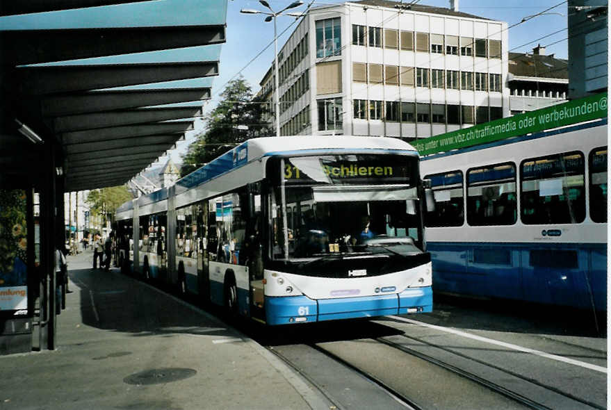 (100'101) - VBZ Z�rich - Nr. 61 - Hess/Hess Doppelgelenktrolleybus am 5. Oktober 2007 in Z�rich, L�wenplatz