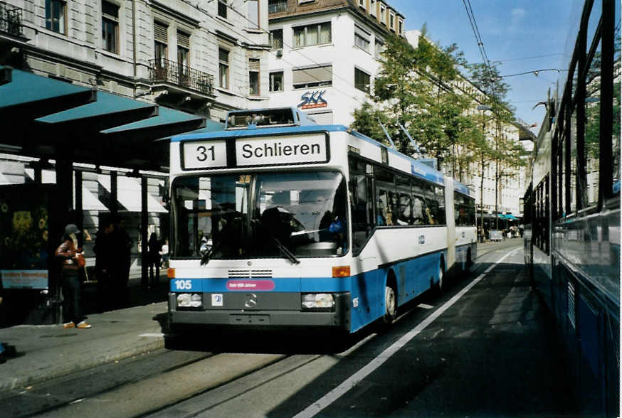 (100'102) - VBZ Z�rich - Nr. 105 - Mercedes Gelenktrolleybus am 5. Oktober 2007 in Z�rich, L�wenplatz