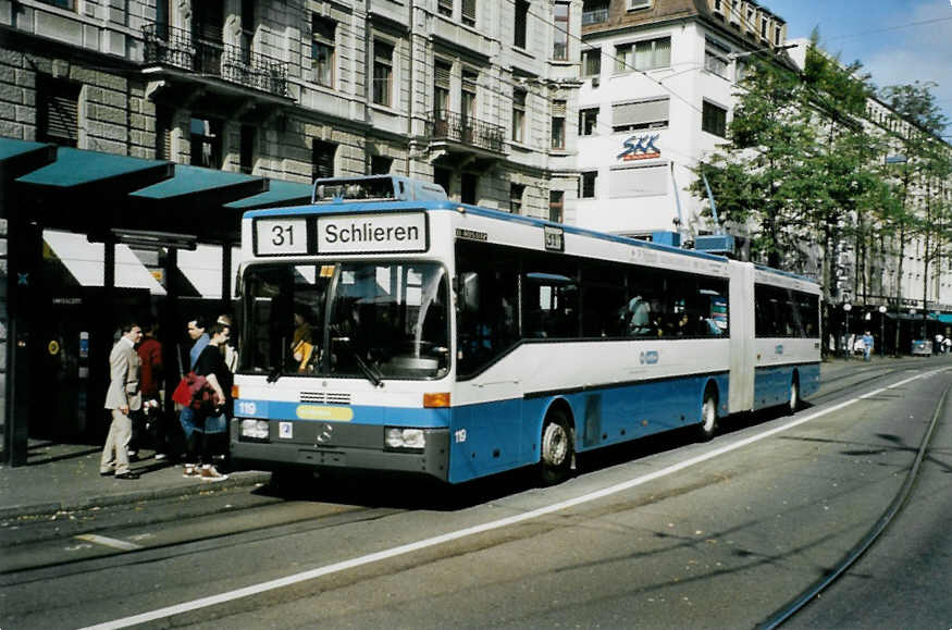 (100'111) - VBZ Z�rich - Nr. 119 - Mercedes Gelenktrolleybus am 5. Oktober 2007 in Z�rich, L�wenplatz