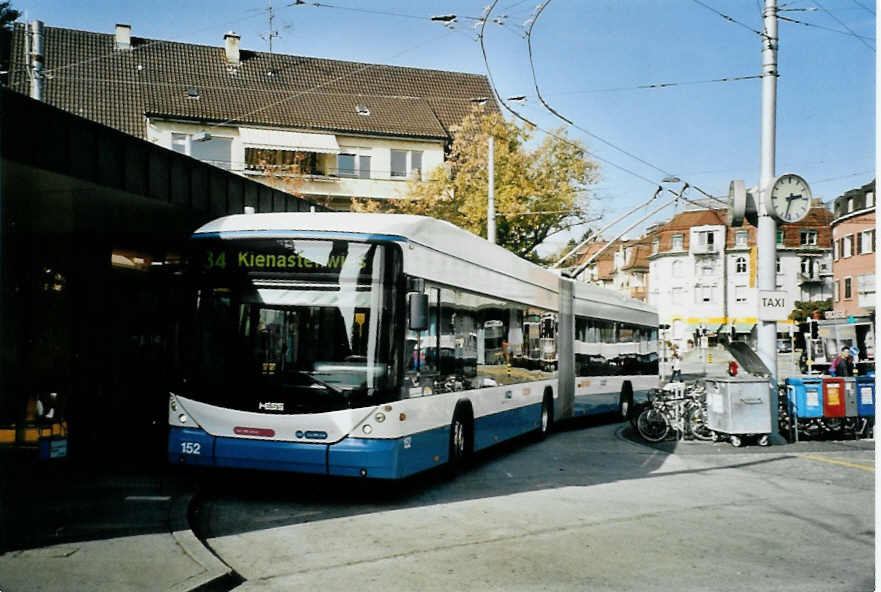 (100'119) - VBZ Z�rich - Nr. 152 - Hess/Hess Gelenktrolleybus am 5. Oktober 2007 in Z�rich, Klusplatz