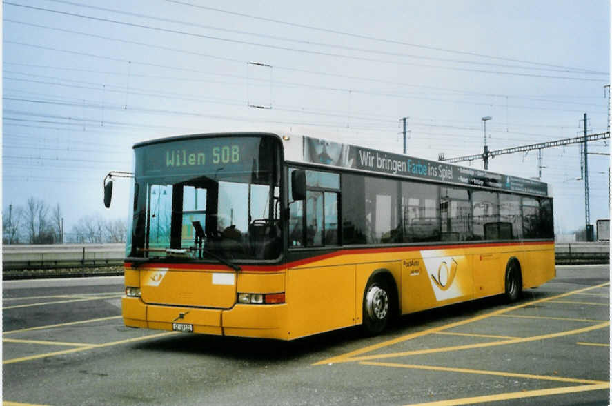 (102'416) - Schuler, Feusisberg - SZ 69'122 - Volvo/Hess am 26. Dezember 2007 beim Bahnhof Pf�ffikon