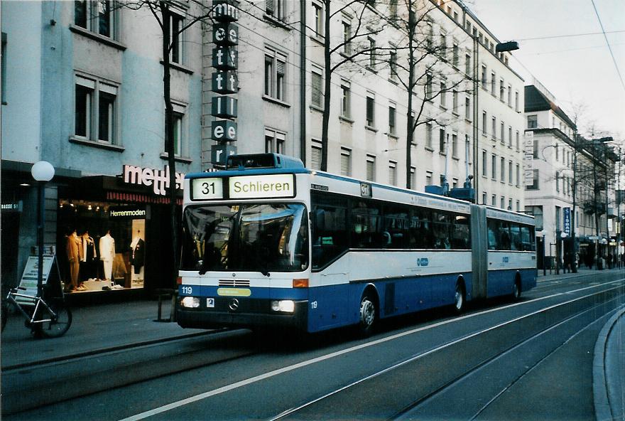 (104'332) - VBZ Z�rich - Nr. 119 - Mercedes Gelenktrolleybus am 19. Februar 2008 in Z�rich, L�wenplatz