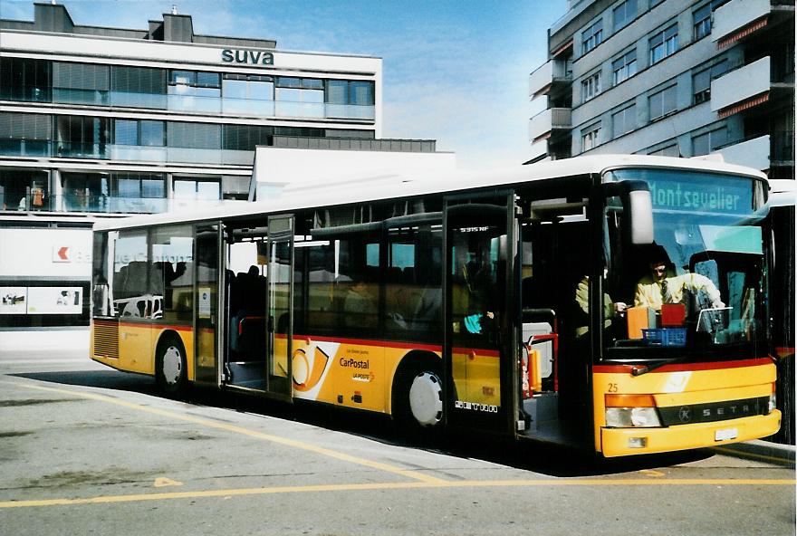 (104'508) - CarPostal Ouest - Nr. 25/JU 31'114 - Setra (ex P 25'660) am 20. Februar 2008 beim Bahnhof Del�mont
