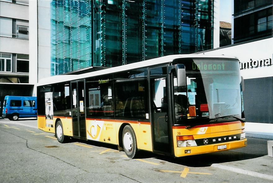 (104'514) - CarPostal Ouest - Nr. 20/JU 31'024 - Setra (ex P 25'648) am 20. Februar 2008 beim Bahnhof Del�mont