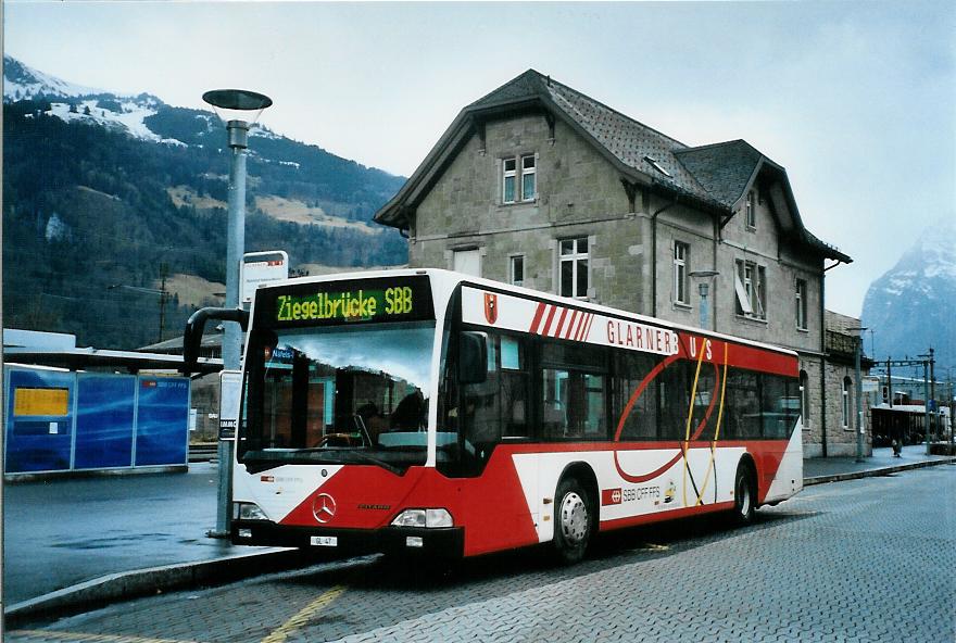 (104'836) - Niederer, Filzbach - Nr. 23/GL 47 - Mercedes am 1. M�rz 2008 beim Bahnhof N�fels-Mollis