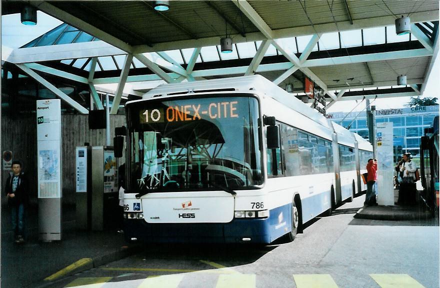 (105'129) - TPG Gen�ve - Nr. 786 - Hess/Hess Doppelgelenktrolleybus am 15. M�rz 2008 in Gen�ve, A�roport
