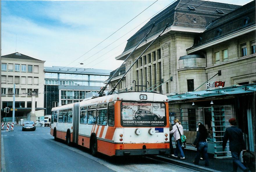 (105'228) - TL Lausanne - Nr. 881 - Saurer/Hess Gelenktrolleybus (ex TPG Gen�ve Nr. 661) am 15. M�rz 2008 beim Bahnhof Lausanne