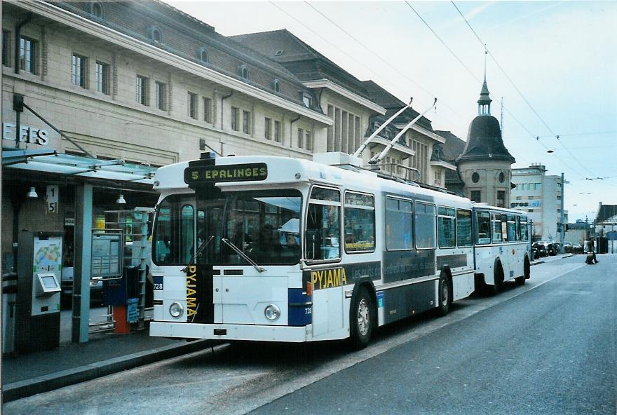 (105'230) - TL Lausanne - Nr. 728 - FBW/Hess Trolleybus am 15. M�rz 2008 beim Bahnhof Lausanne