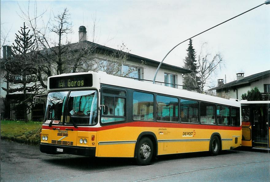 (105'309) - Lengacher, M�nsingen - Nr.  12 /BE 359'077 - Volvo/R&J (ex Steiner, Ortschwaben Nr. 12) am 16. M�rz in Kirchdorf, Garage