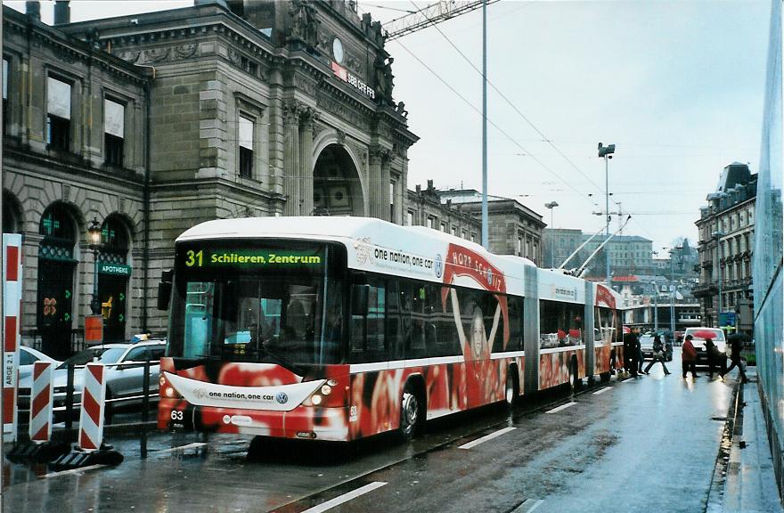 (105'502) - VBZ Z�rich - Nr. 63 - Hess/Hess Doppelgelenktrolleybus am 17. M�rz 2008 beim Bahnhof Z�rich