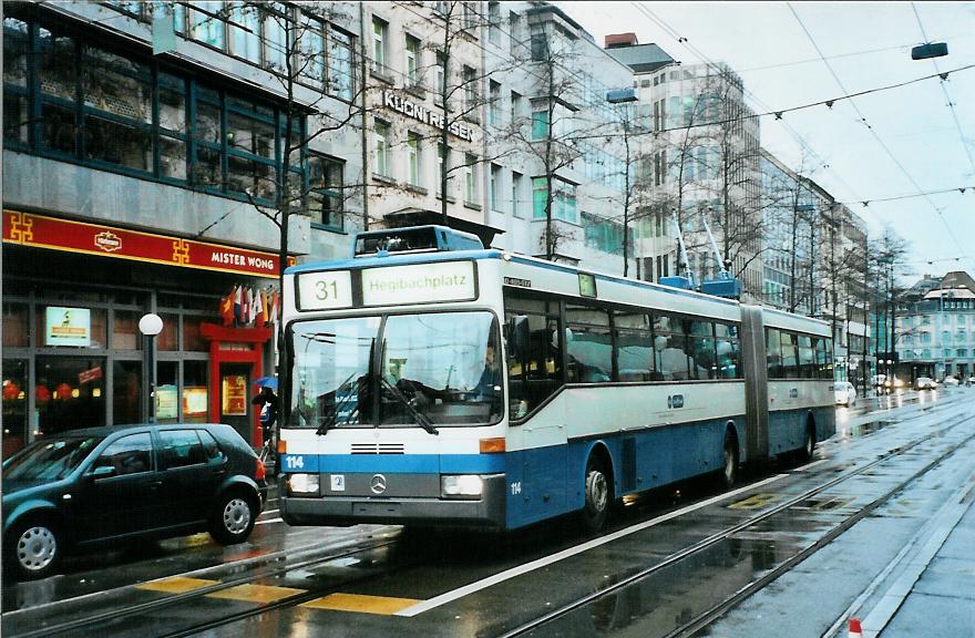 (105'504) - VBZ Z�rich - Nr. 114 - Mercedes Gelenktrolleybus am 17. M�rz 2008 in Z�rich, L�wenstrasse