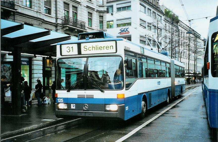 (105'508) - VBZ Z�rich - Nr. 125 - Mercedes Gelenktrolleybus am 17. M�rz 2008 in Z�rich, L�wenplatz
