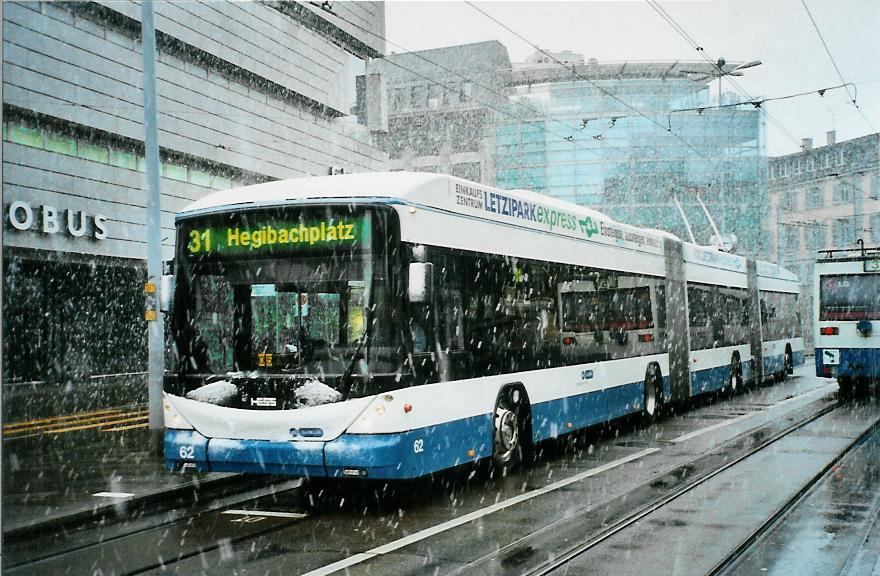 (105'802) - VBZ Z�rich - Nr. 62 - Hess/Hess Doppelgelenktrolleybus am 23. M�rz 2008 in Z�rich, L�wenplatz