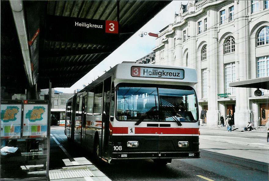 (105'907) - VBSG St. Gallen - Nr. 108 - Saurer/Hess Gelenktrolleybus am 29. M�rz 2008 beim Bahnhof St. Gallen