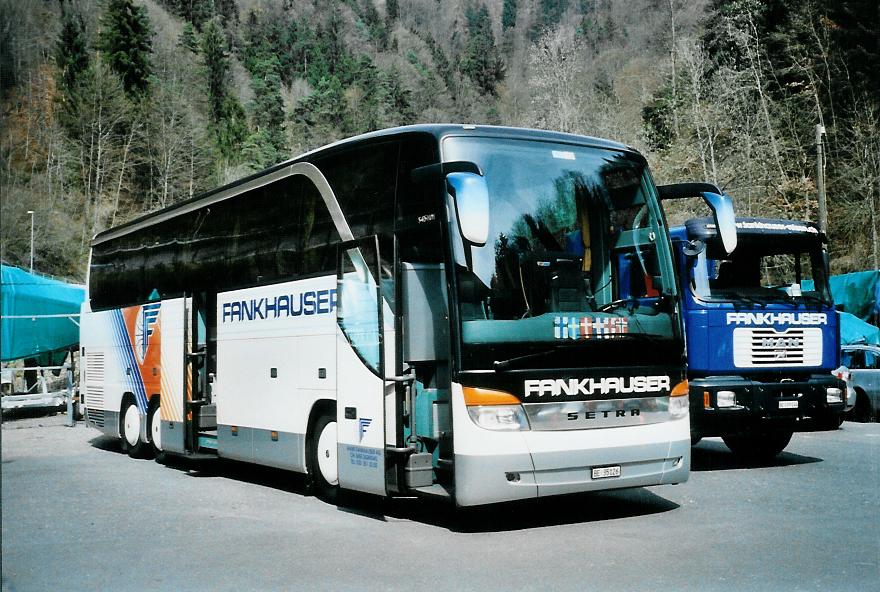 (106'021) - Fankhauser, Sigriswil - BE 35'126 - Setra am 30. M�rz 2008 in Gunten, Garage