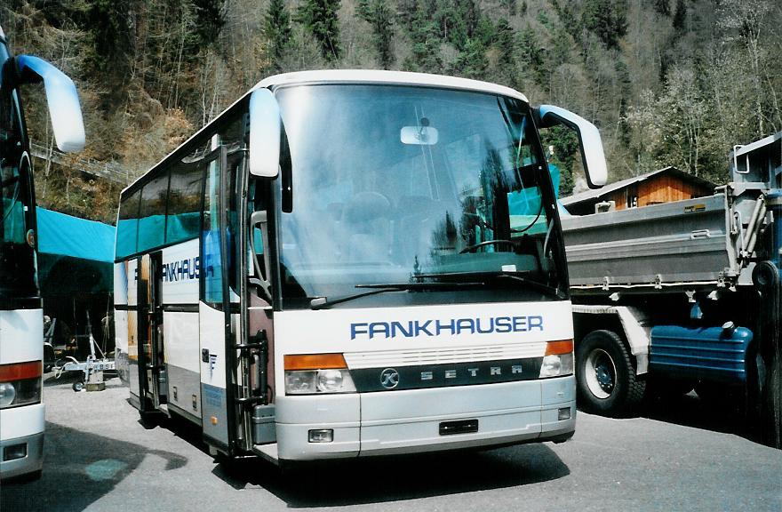 (106'023) - Fankhauser, Sigriswil - Setra am 30. M�rz 2008 in Gunten, Garage