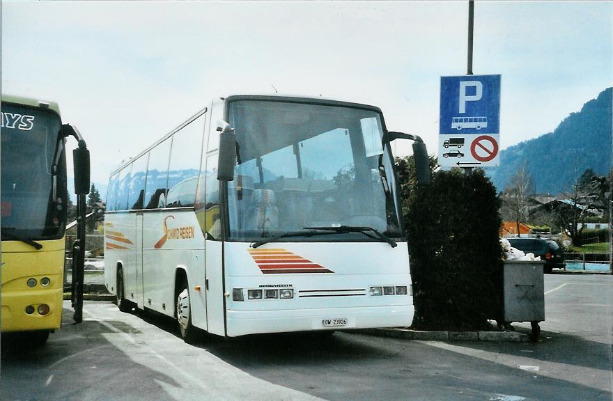 (106'033) - Schmid, Neuenkirch - OW 23'926 - Dr�gm�ller am 30. M�rz 2008 beim Bahnhof Interlaken West