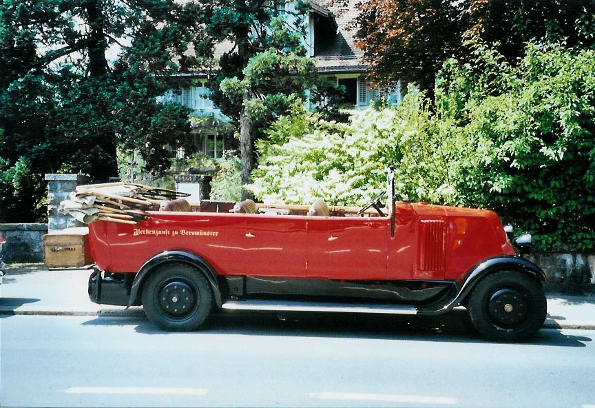 (107'018) - Fleckenzunft, Berom�nster - LU 90'929 U - Renault am 10. Mai 2008 in Sarnen, OiO