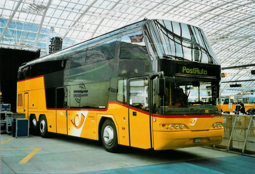 (107'209) - PostAuto Graub�nden - GR 163'000 - Neoplan am 24. Mai 2008 in Chur, Postautostation