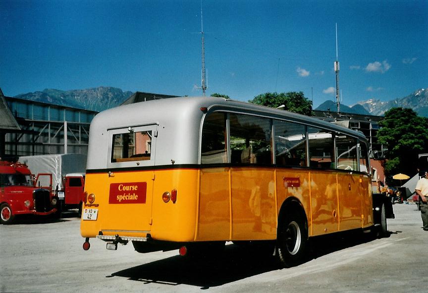 (108'105) - Riviera Carburant Lavage, St-L�gier - VD 42 - Saurer/Saurer (ex Oldtimer Club Saurer, Arbon; ex AVG Grindelwald; ex P 23'106; ex P 2160) am 21. Juni 2008 in Aigle, Saurertreffen
